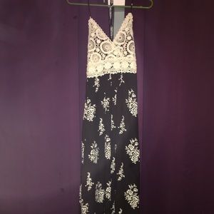 FLORAL PRINT MAXI DRESS